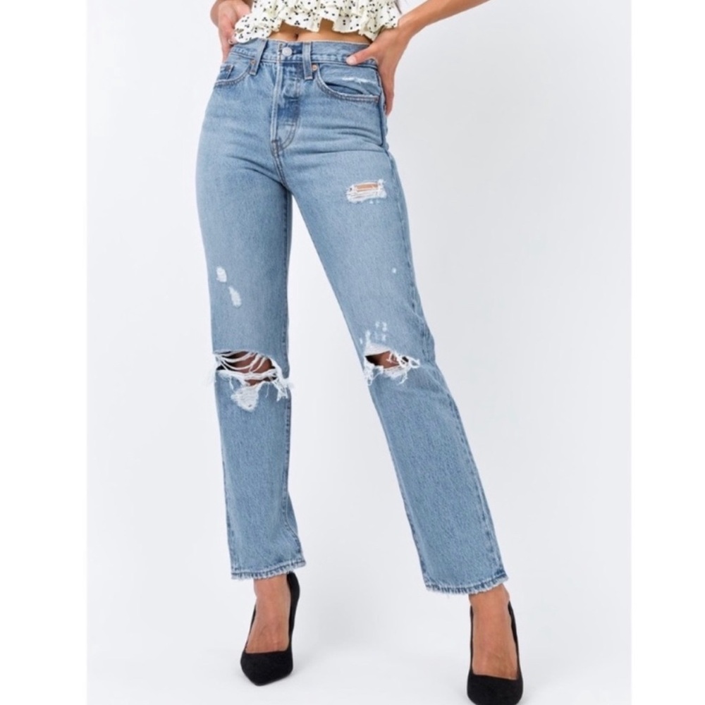 LEVI’S Wedgie Straight High Waisted Ripped Jeans